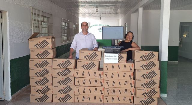 IFMT doa computadores para o Polo de São Félix do Araguaia