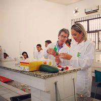 Aula de Laboratório de Química em Pontes e Lacerda